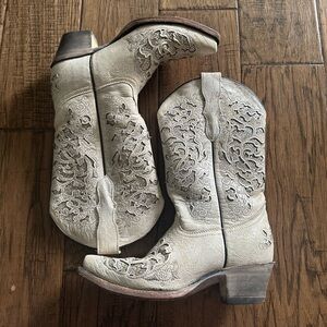 Corral Teens size 2.5 off/white/tan with glitter inlay western pull on boots